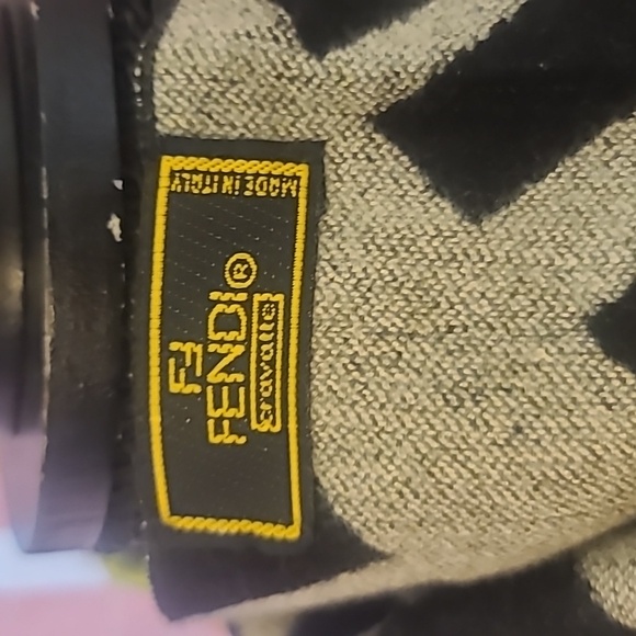 🧧NWOT Fendi Zucca Cashmere Scarf🥎GIFT - Picture 3 of 8